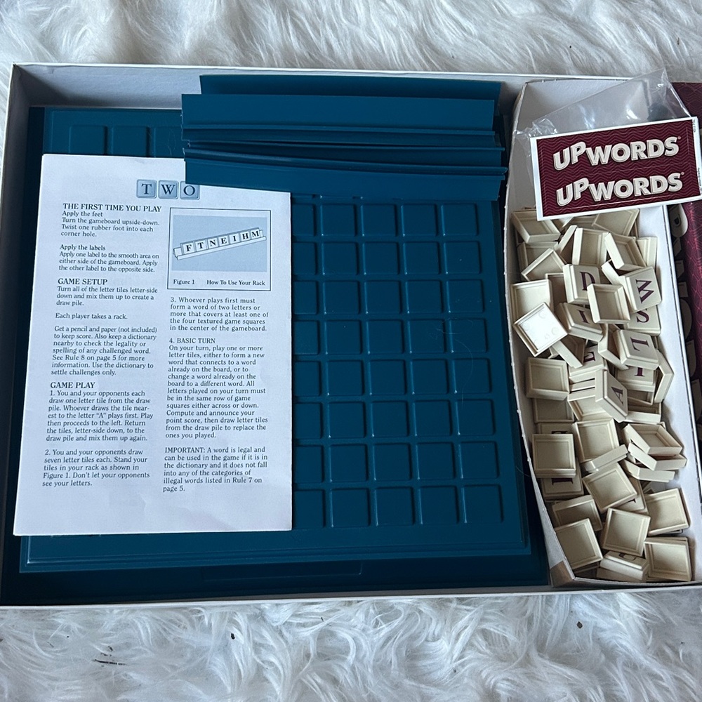 Vintage UPWOEDS 3D Word Building Game from the makers of SCRABBLE, complete! - Picture 3 of 6
